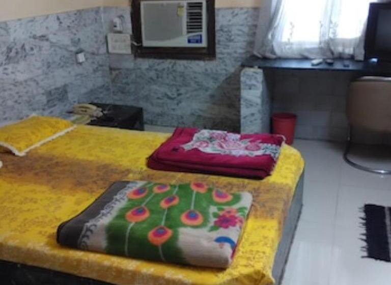 ホテル Neelkanth Palace Ahmedabad