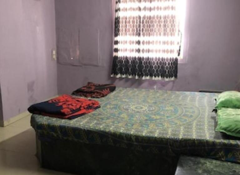 ホテル Neelkanth Palace Ahmedabad