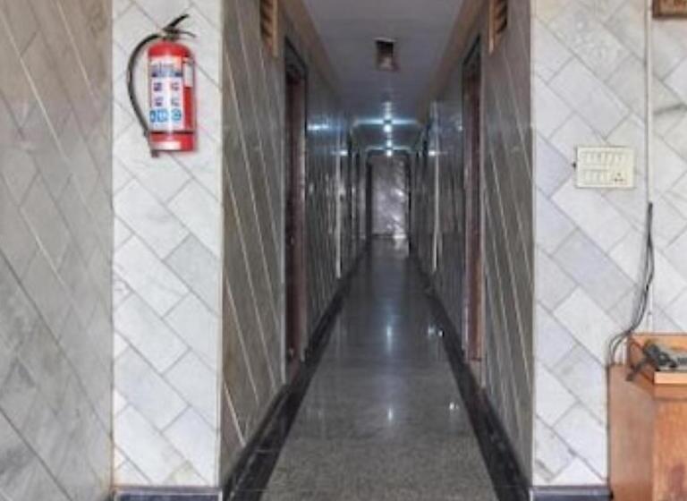 ホテル Neelkanth Palace Ahmedabad