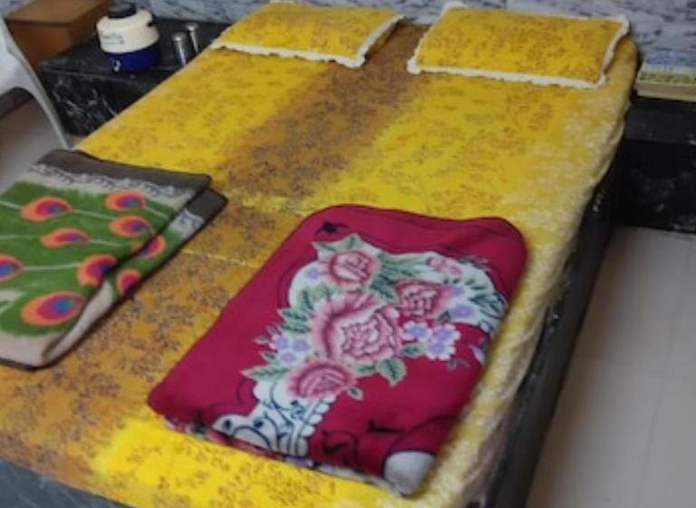 ホテル Neelkanth Palace Ahmedabad