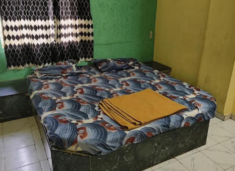 ホテル Neelkanth Palace Ahmedabad