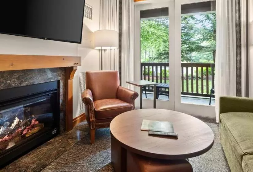 Lomakeskus 1122a 1 Bdrm The Pines Ski In Ski Out Lodge At Spruce Peak