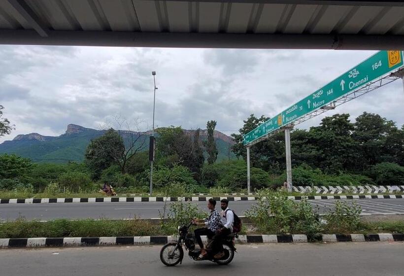 فندق Anandasai Residency