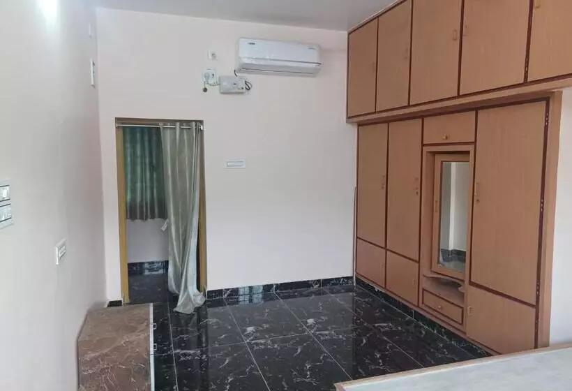 ホテル Anandasai Residency