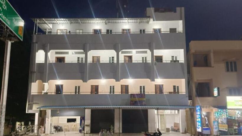 فندق Anandasai Residency