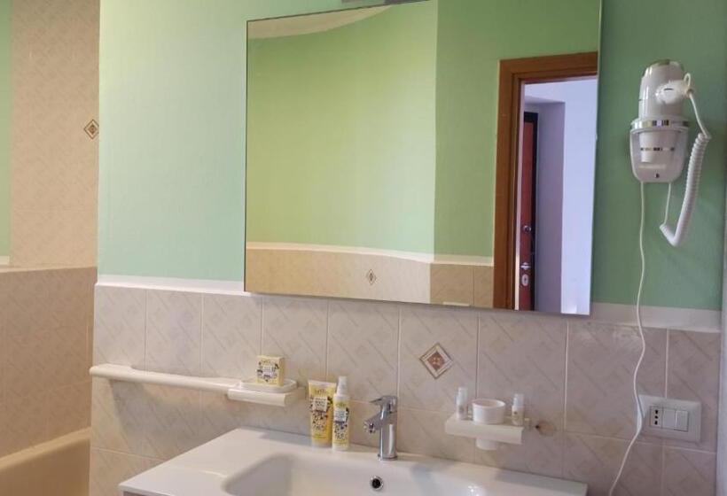 Hotel La Terrazza Delle Noci   Alloggio Agrituristico