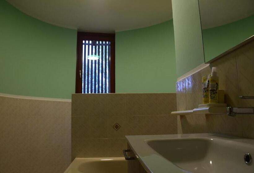 Hotel La Terrazza Delle Noci   Alloggio Agrituristico