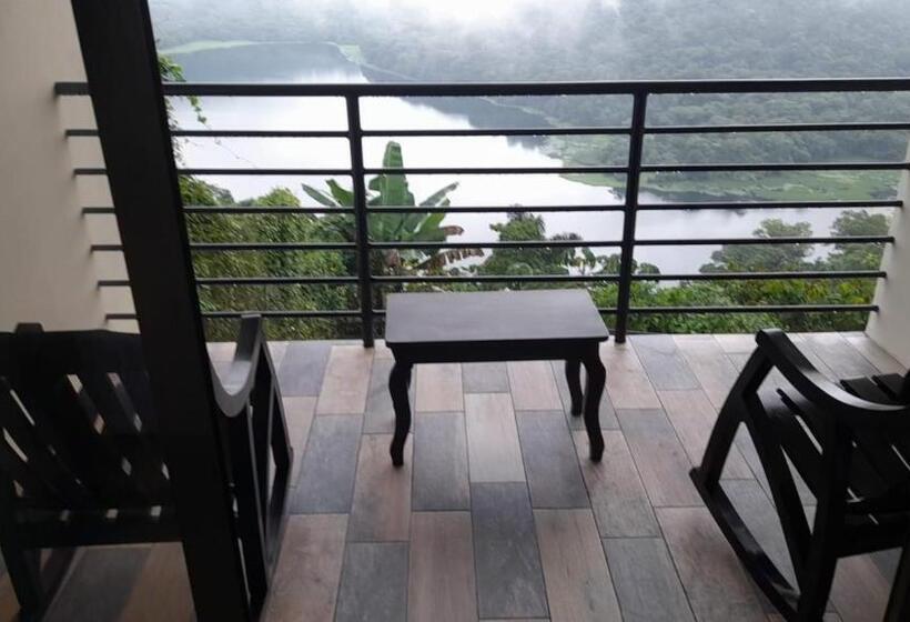 בית מלון כפרי Volcan Hule Lodging