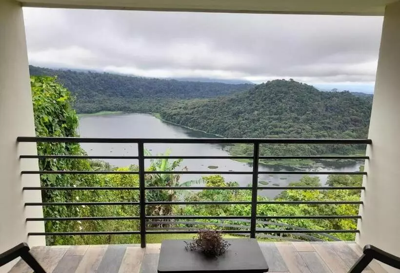 Hotelli Volcan Hule Lodging