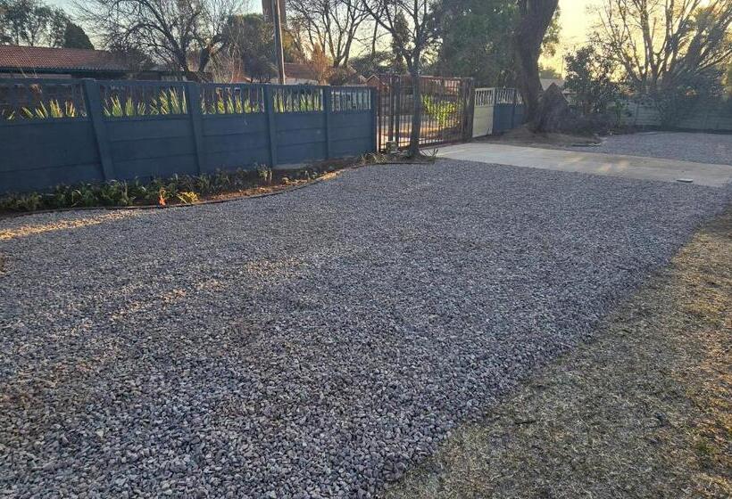 Pension Impala Palms Guesthouse