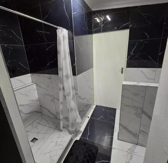 ペンション Impala Palms Guesthouse