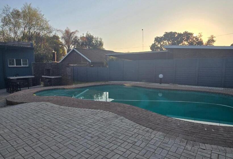 Pension Impala Palms Guesthouse