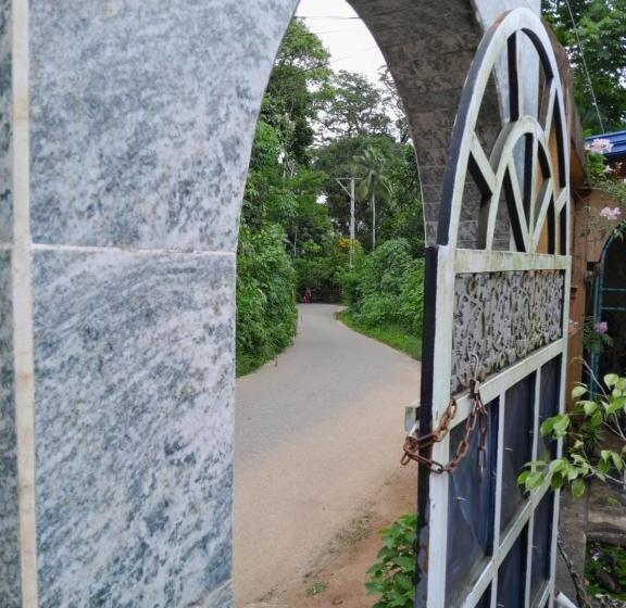 Pensione Lanka Peter S House Tourist Guest House And Restaurant