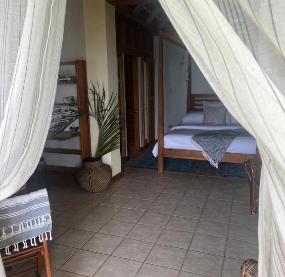 پانسیون Paradise Point Villas