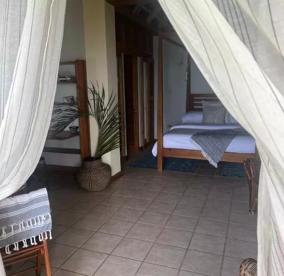 پانسیون Paradise Point Villas