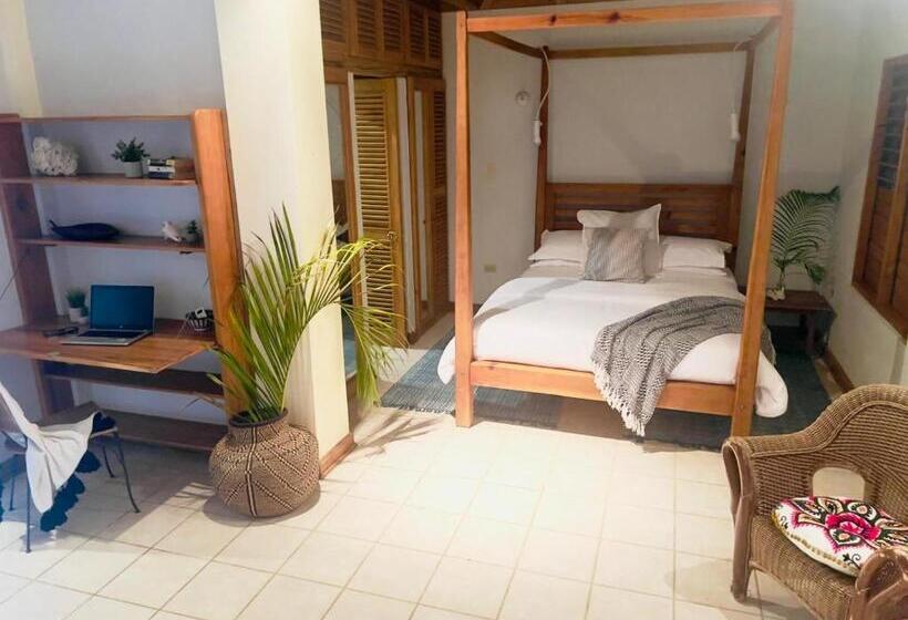 پانسیون Paradise Point Villas