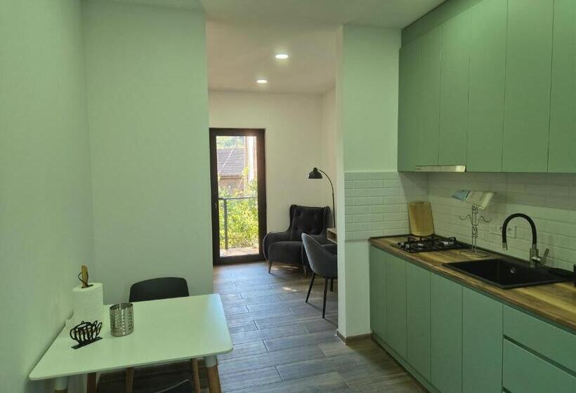 پانسیون Room&garden