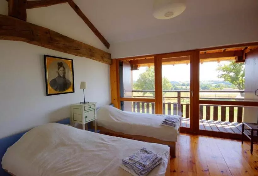 ペンション Séjour Au Domaine Saint Marcel De Félines