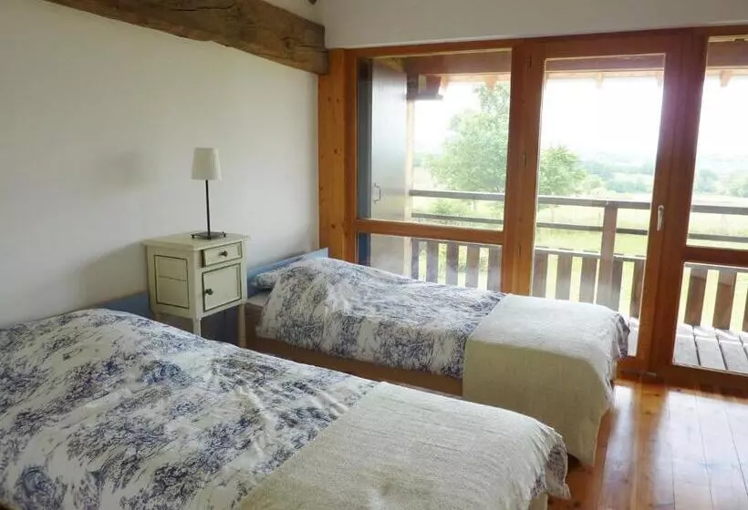 ペンション Séjour Au Domaine Saint Marcel De Félines