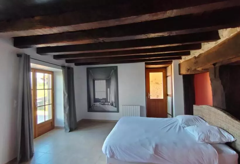 ペンション Séjour Au Domaine Saint Marcel De Félines