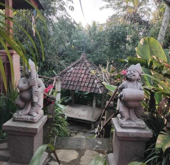 膳宿费 Umah Mimpi