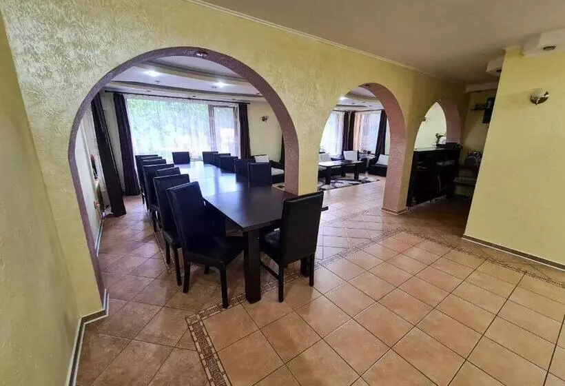 Majatalo Vis De Munte