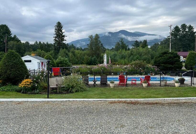 Profile Deluxe Motel