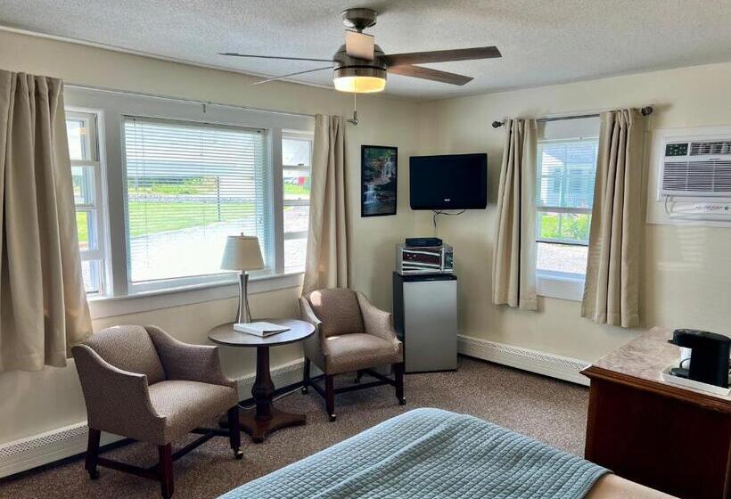 Profile Deluxe Motel