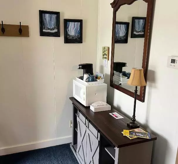 Profile Deluxe Motel