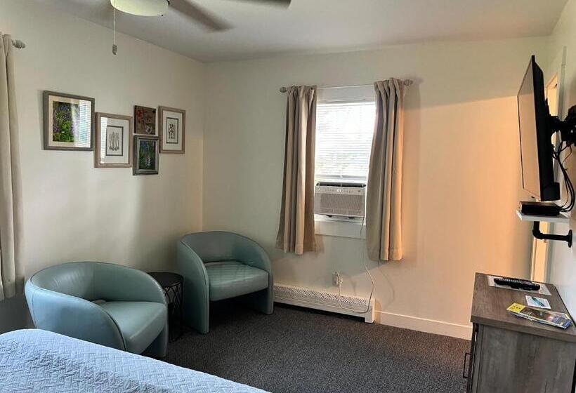 Profile Deluxe Motel