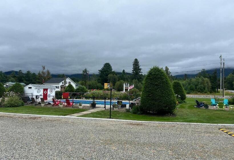 Profile Deluxe Motel