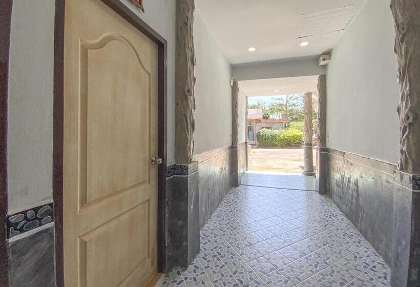 Ranong Resort And Laguna