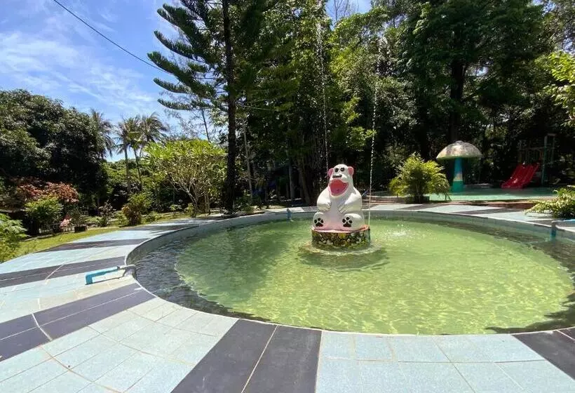 Ranong Resort And Laguna