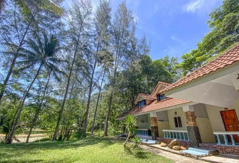 Ranong Resort And Laguna