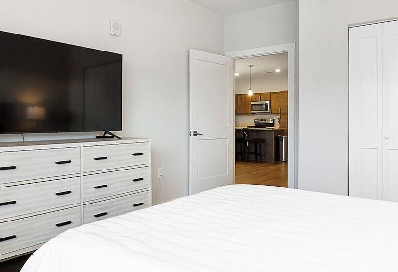 The Landing Apartments By Barsala