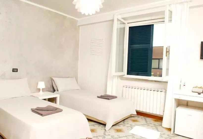 Vara Motel Self Check In