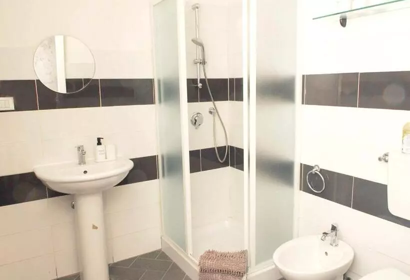 Vara Motel Self Check In