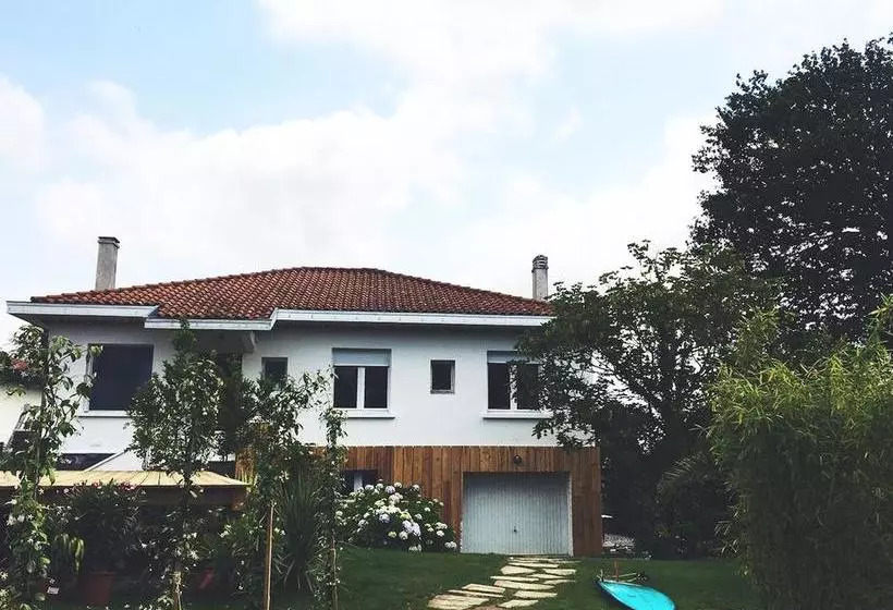 تختخواب و صبحانه Hah Lay Surf House