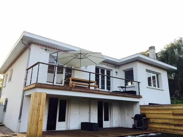 تختخواب و صبحانه Hah Lay Surf House