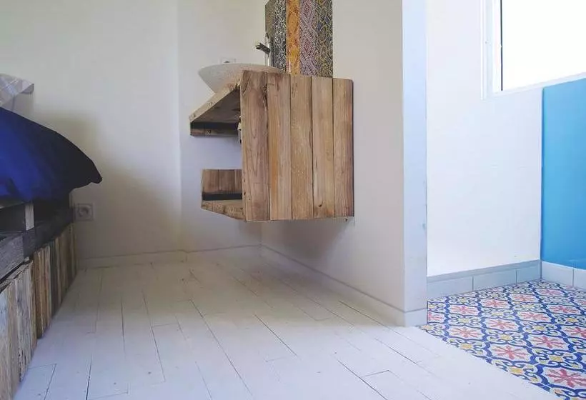 تختخواب و صبحانه Hah Lay Surf House