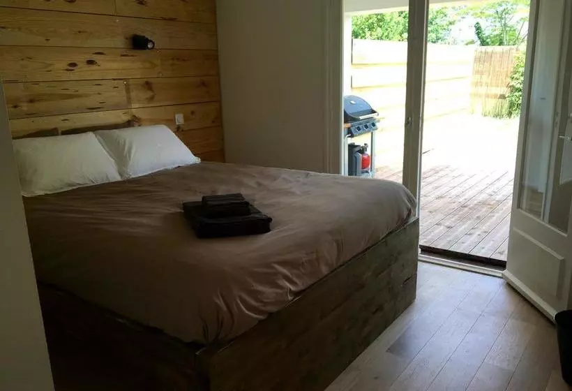 تختخواب و صبحانه Hah Lay Surf House