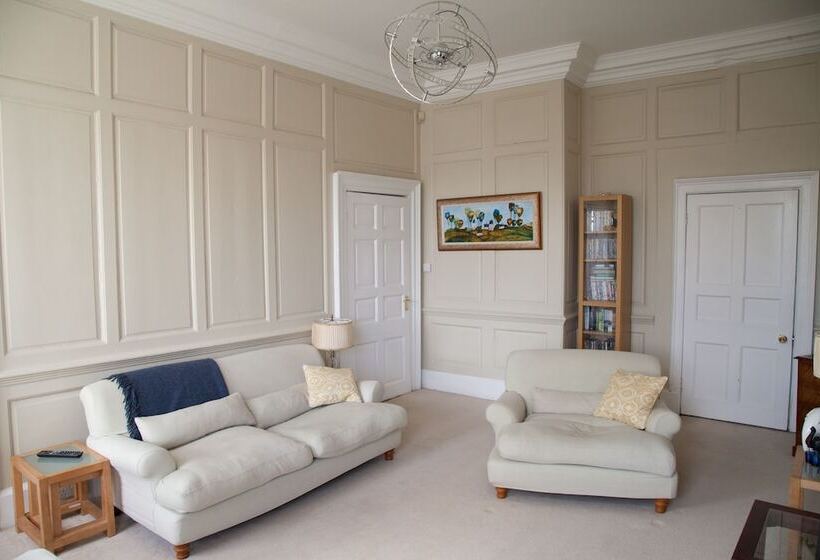 Bed and Breakfast Loder House