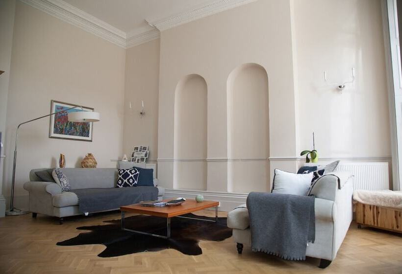 Bed and Breakfast Loder House