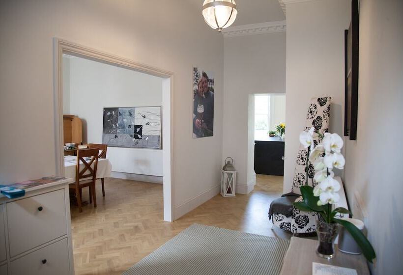 Bed and Breakfast Loder House