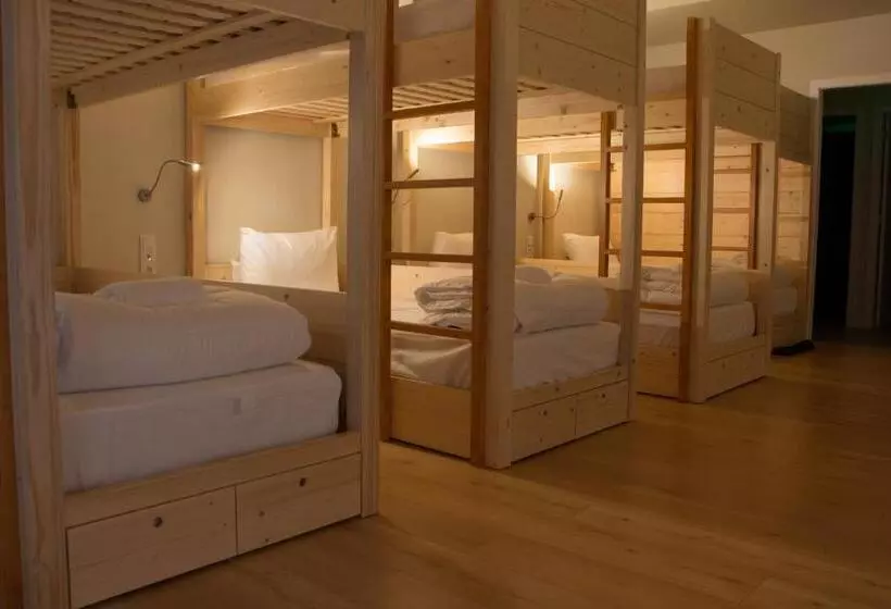 Feira Hostel & Suites