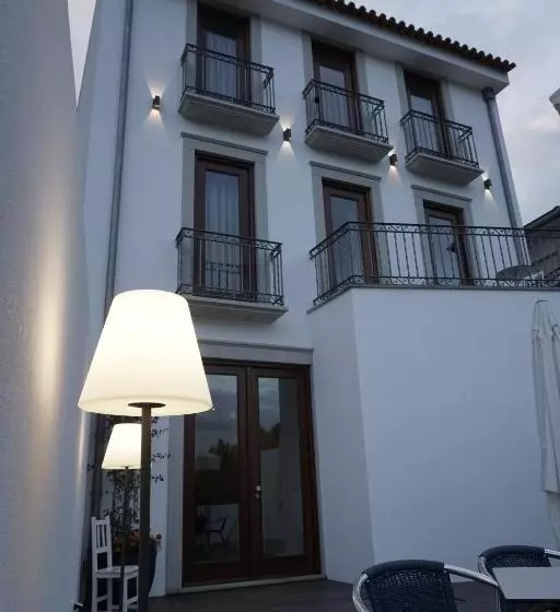 Feira Hostel & Suites