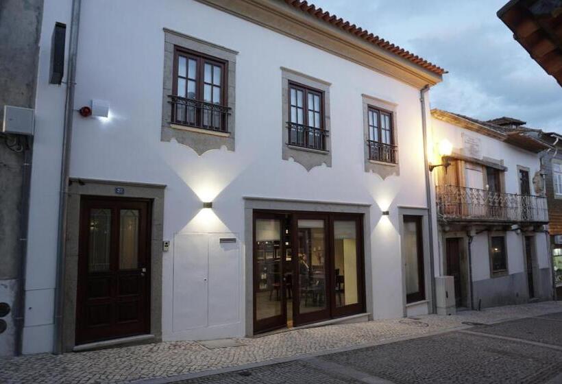 Feira Hostel & Suites