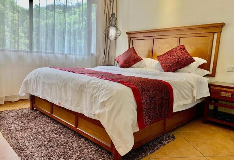 בית מלון כפרי Guilin Crystal Crescent Moon