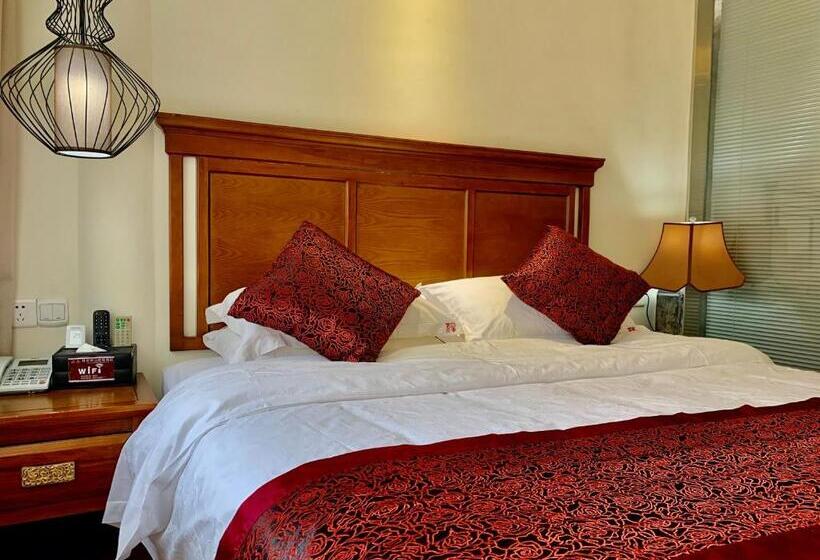 בית מלון כפרי Guilin Crystal Crescent Moon