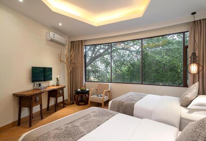 בית מלון כפרי Guilin Crystal Crescent Moon